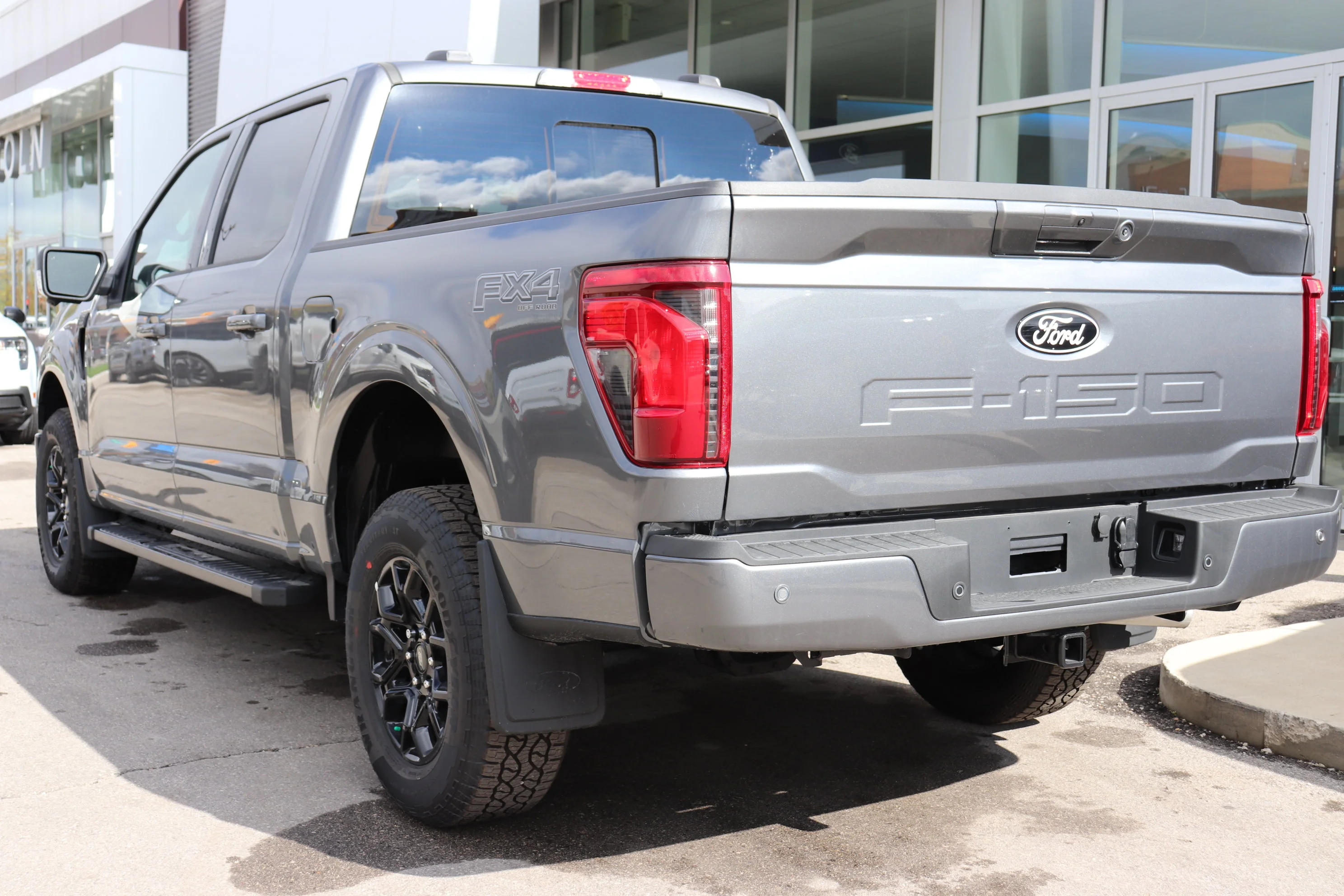 New 2026 CARBONIZED GREY METALLIC Ford XLT image 4