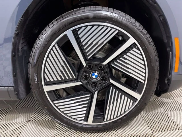 New 2027 Polarized Grey Metallic BMW  image 19