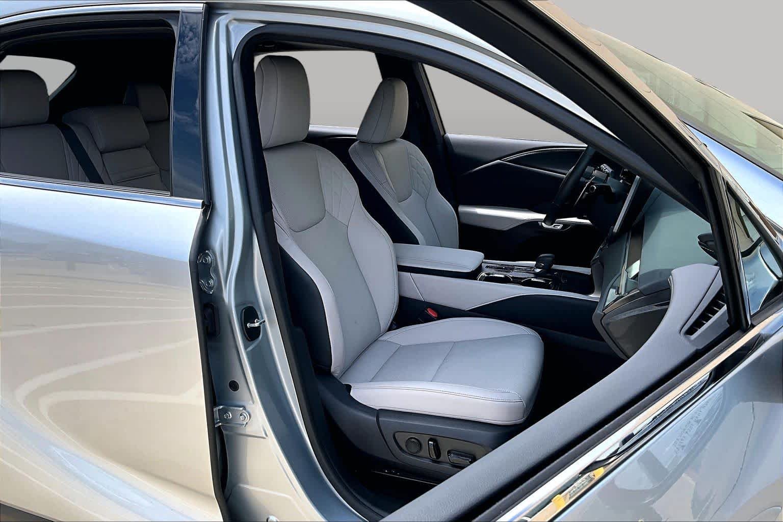 Used 2023 Iridium Lexus Premium image 9