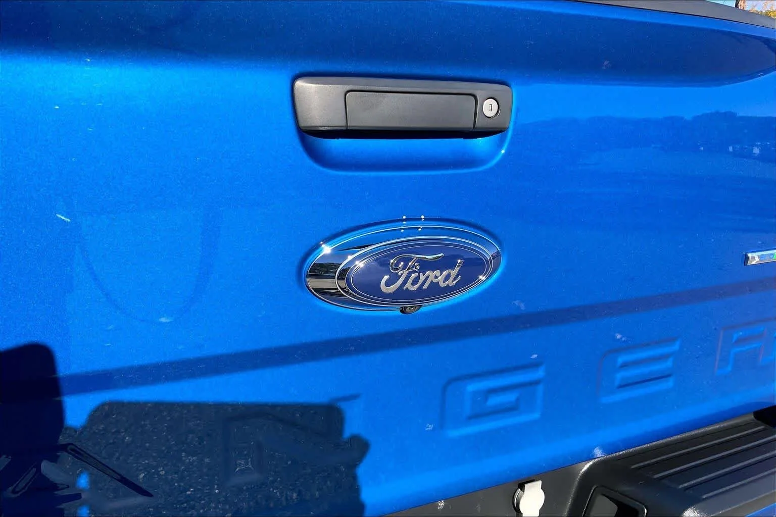Certified Used 2019 Blue Ford XLT image 33