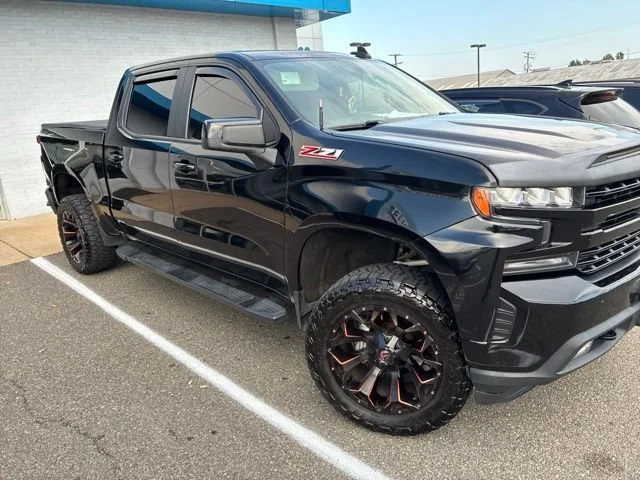 Used 2022 MOSAIC BLACK METALLIC Chevrolet RST image 1