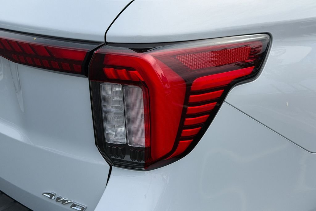 New 2026 Space White Metallic Ford Platinum™ image 5