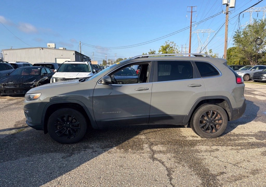 Used 2021 Gray Jeep Latitude Lux image 7
