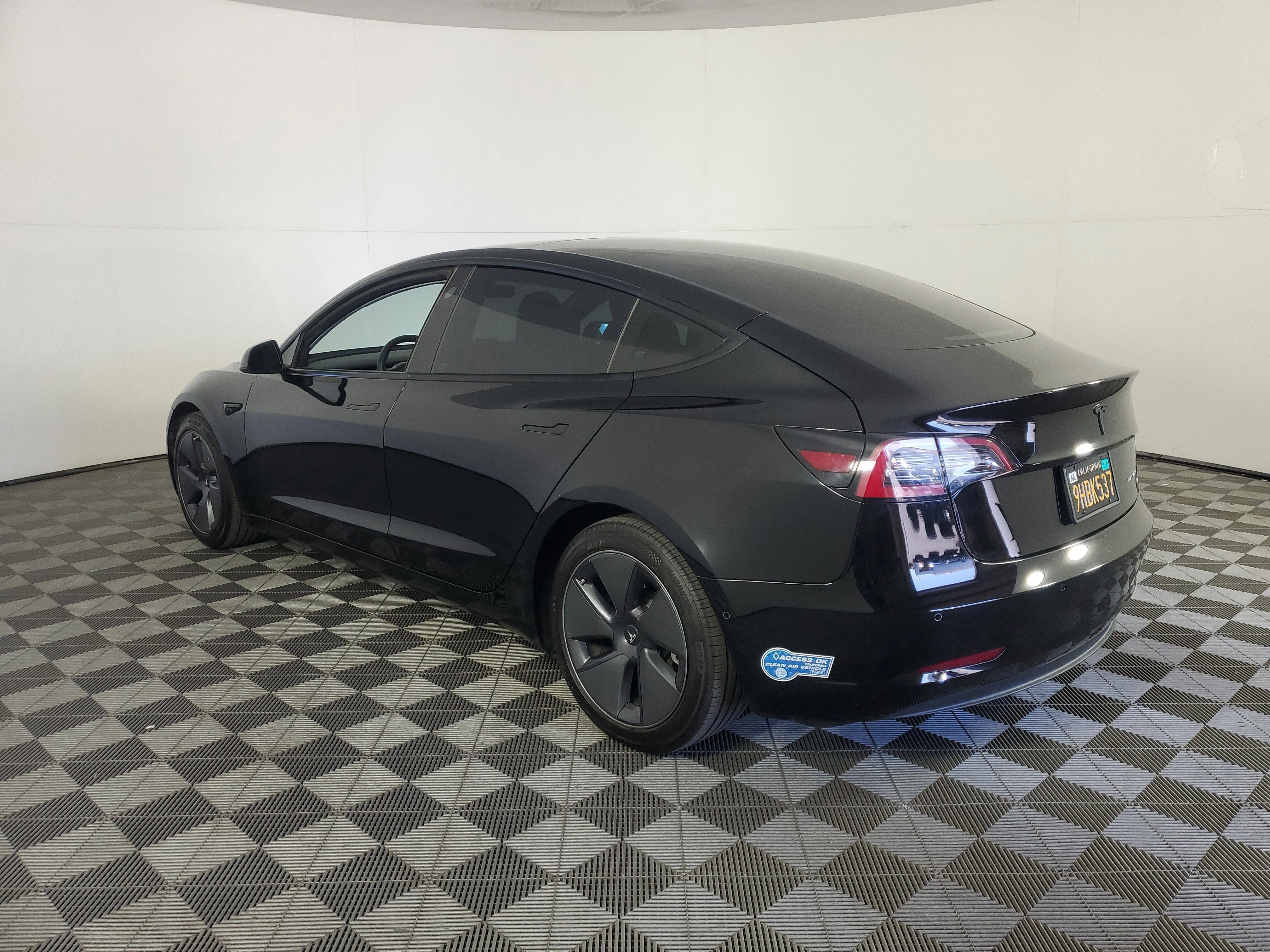 Used 2021 Solid Black Tesla Long Range image 6