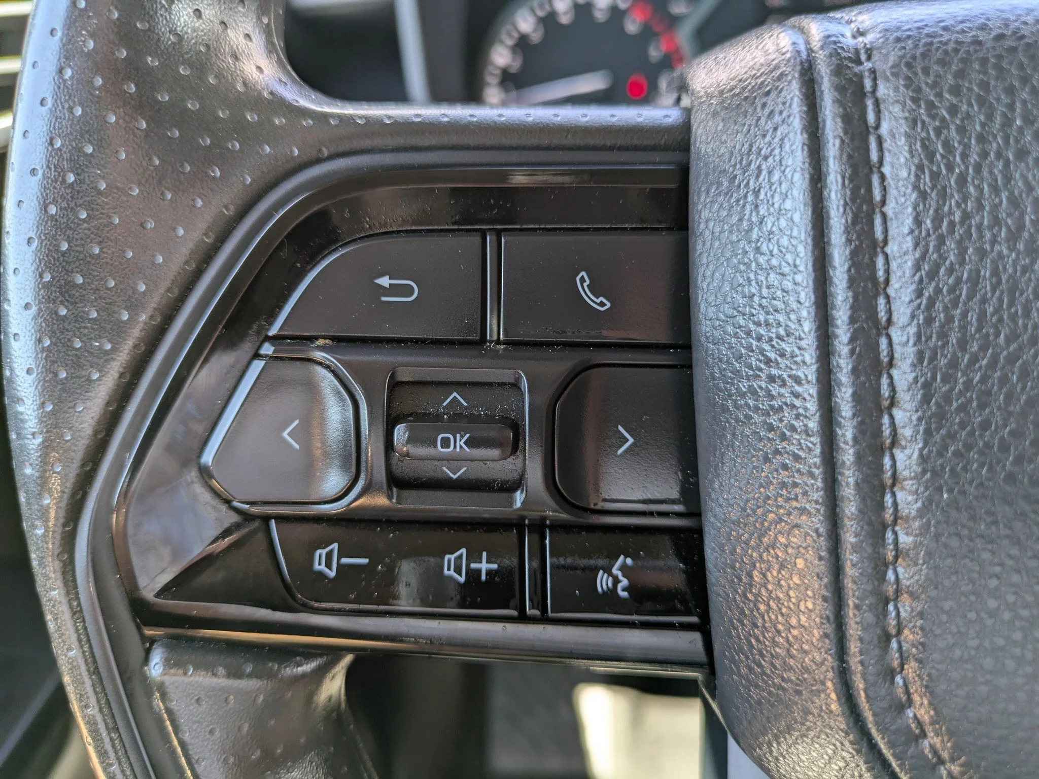 Used 2023 Midnight Black Metallic Toyota SR image 24