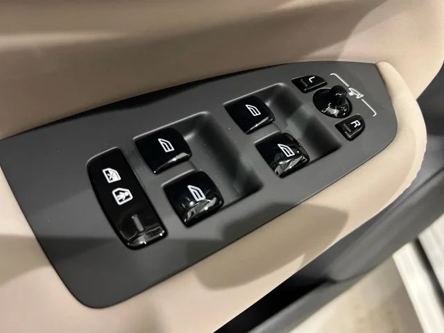 New 2026 Crystal White Volvo Plus image 11