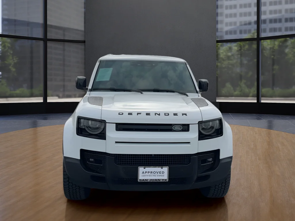 Used 2025 White Land Rover S image 2