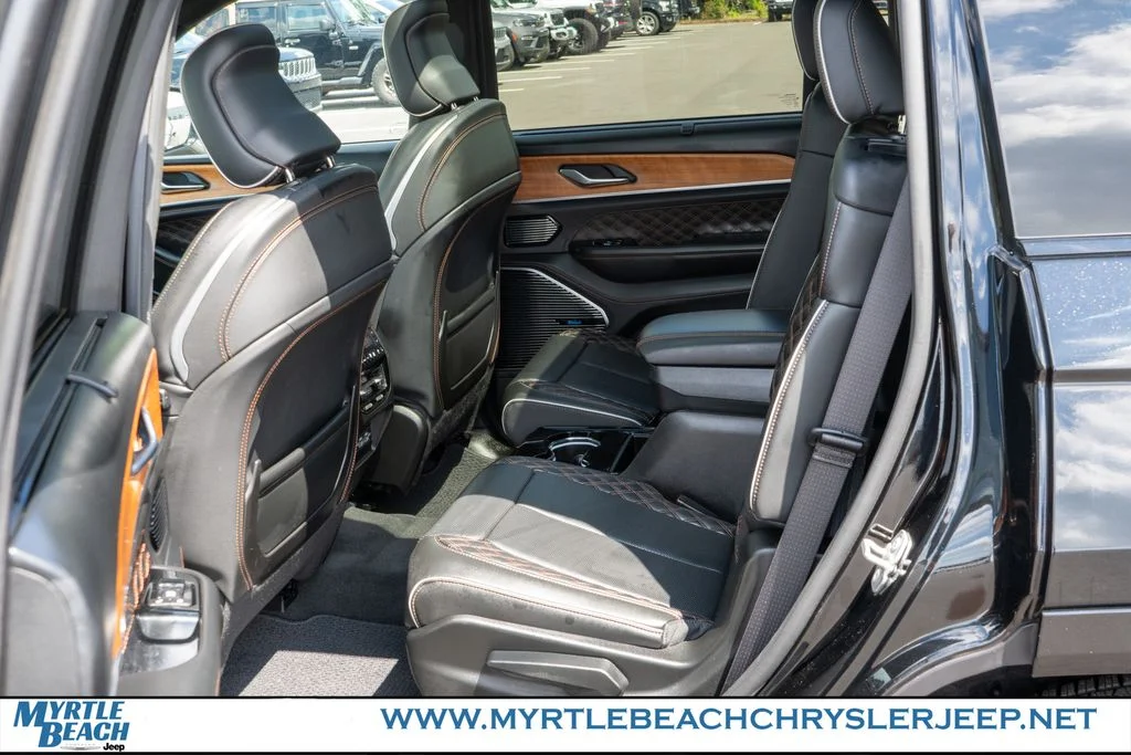 Certified Used 2021 Diamond Black Jeep Summit image 14