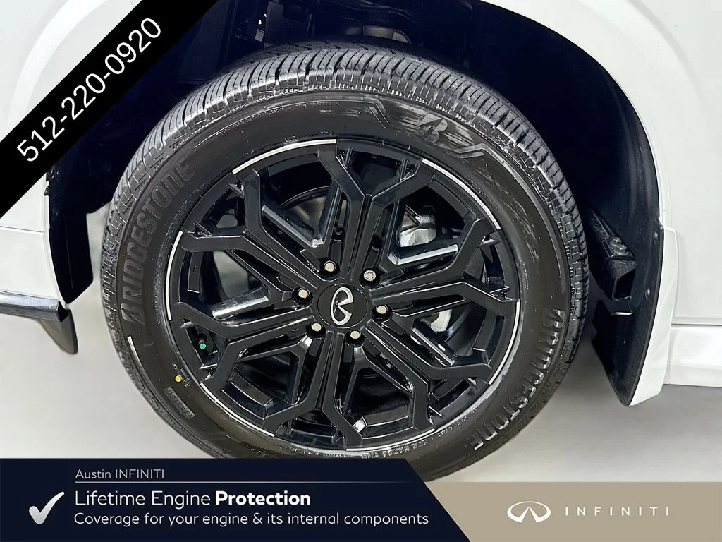 New 2027 2T RADIANT WHIT INFINITI SPORT image 43