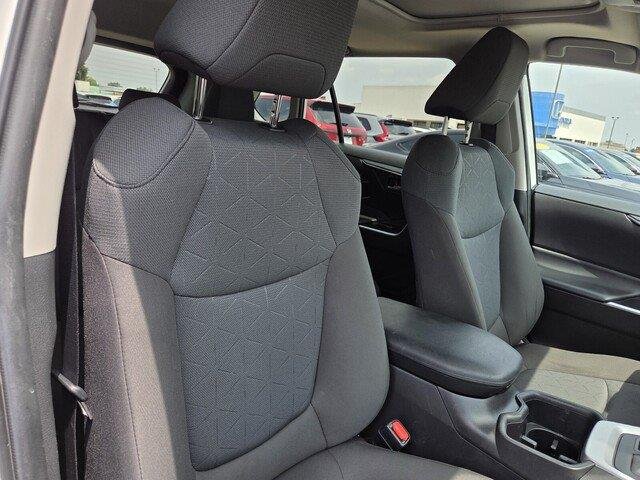Used 2022 White Toyota XLE image 30