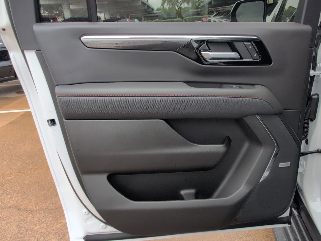 2026 Chevrolet Suburban RST - Photo 10
