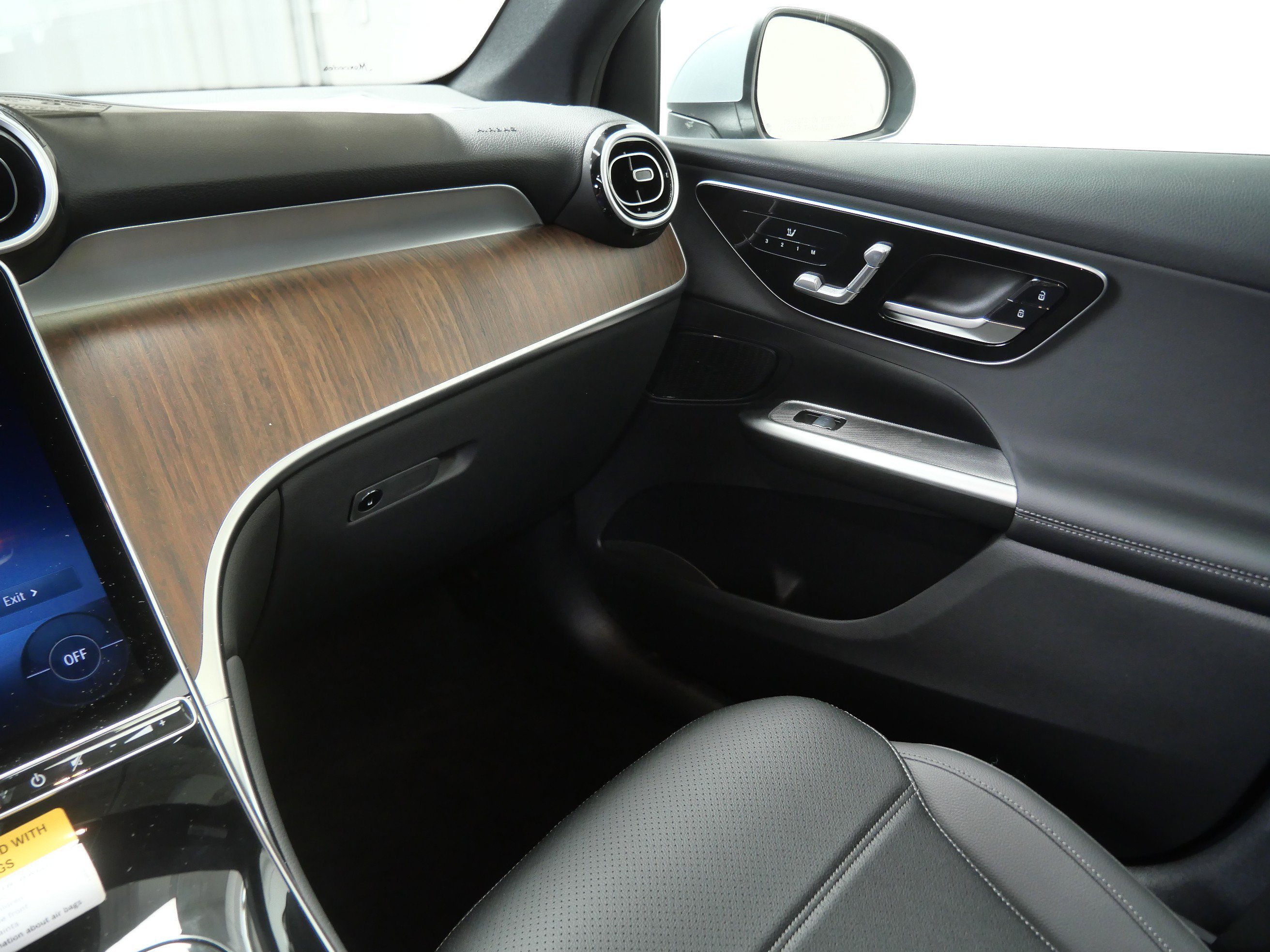 New 2026 Cirrus Silver Metallic Mercedes-Benz GLC 300 image 11