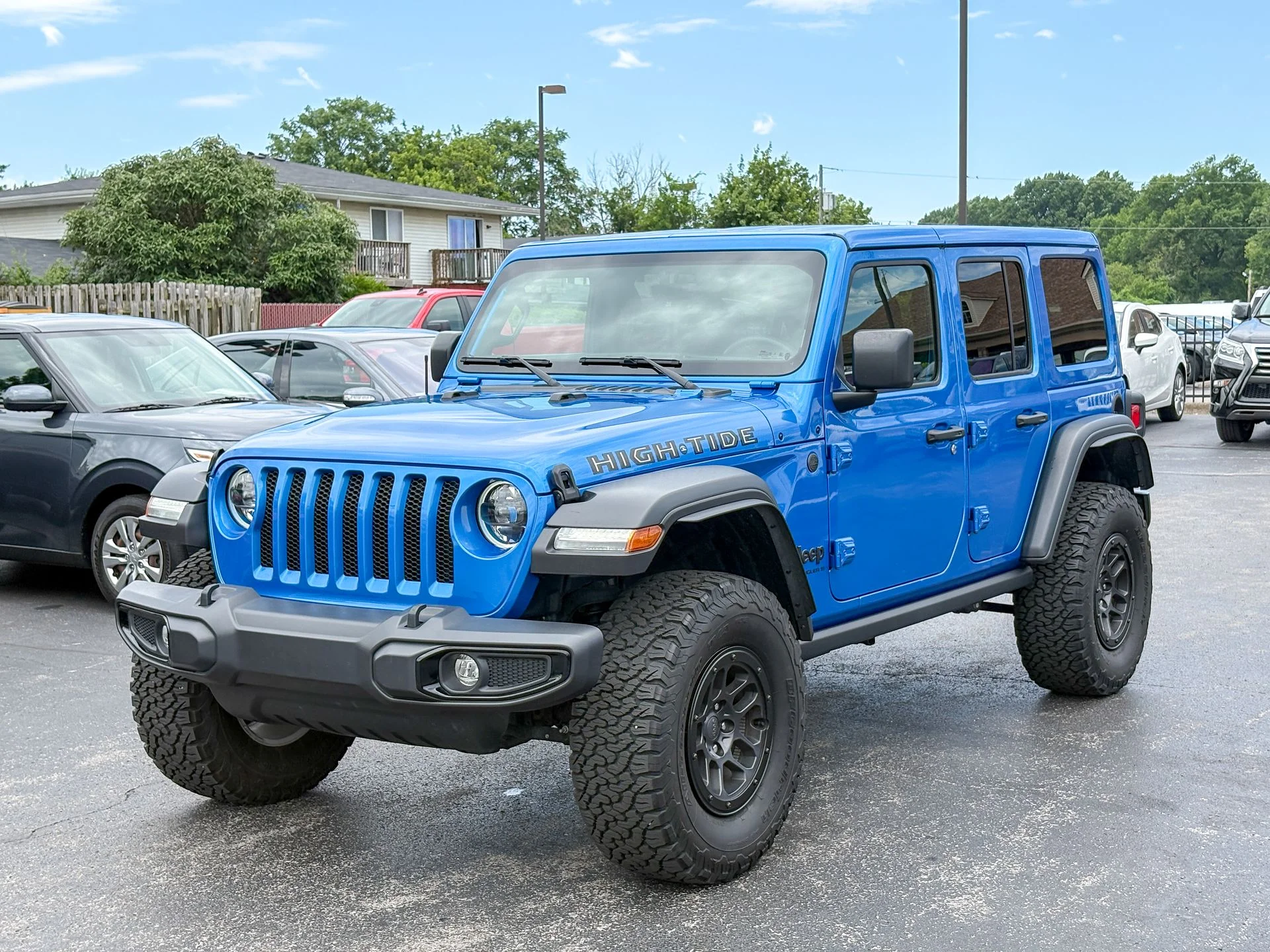 Used 2023 Blue Jeep High Tide image 4