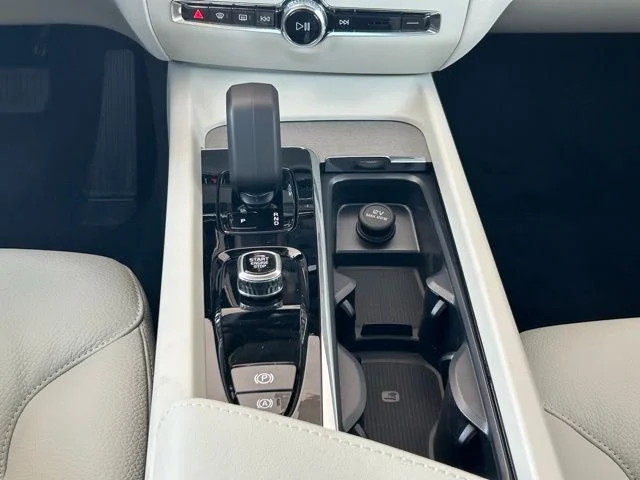 2025 Volvo V60 Cross Country Plus - Photo 19