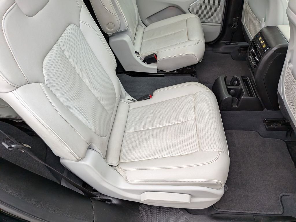 Used 2023 Black Jeep Overland image 31