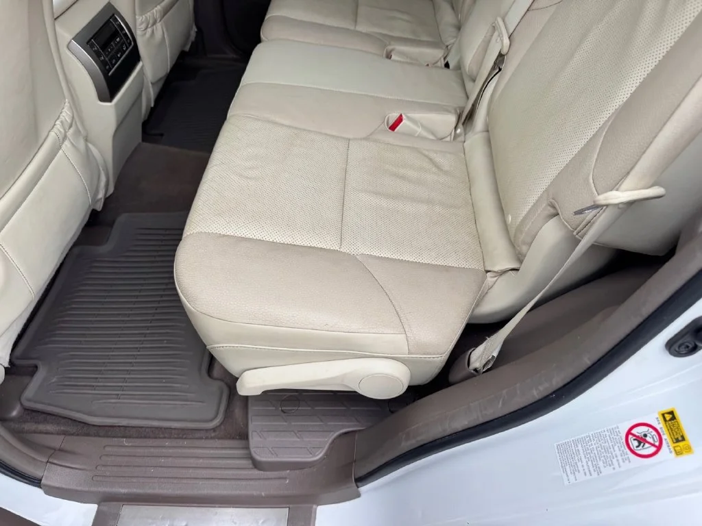 Used 2019 White Lexus 460 image 9