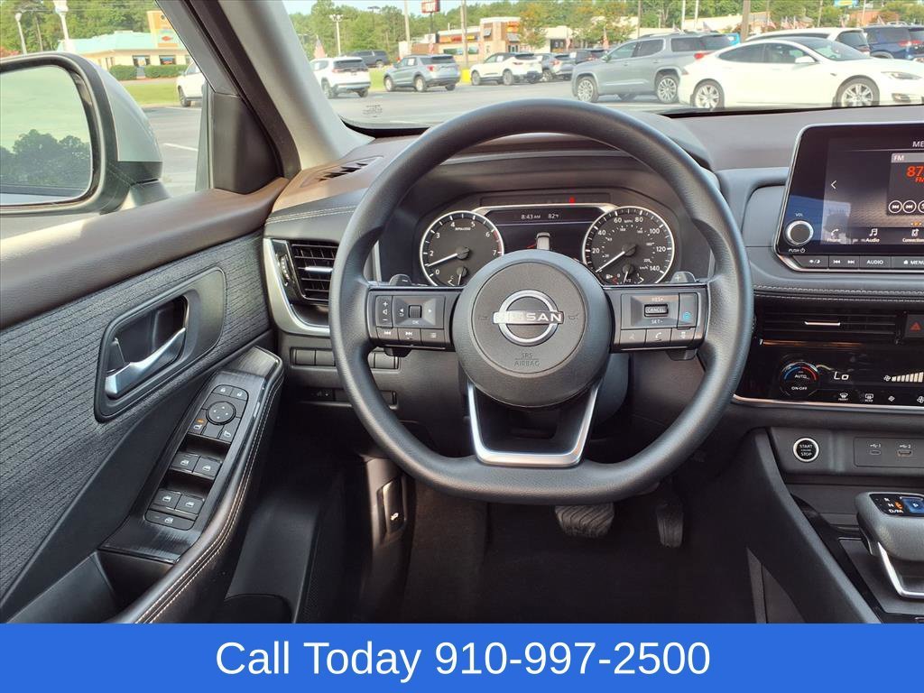 Used 2022 Silver Nissan SV Intelligent AWD image 23