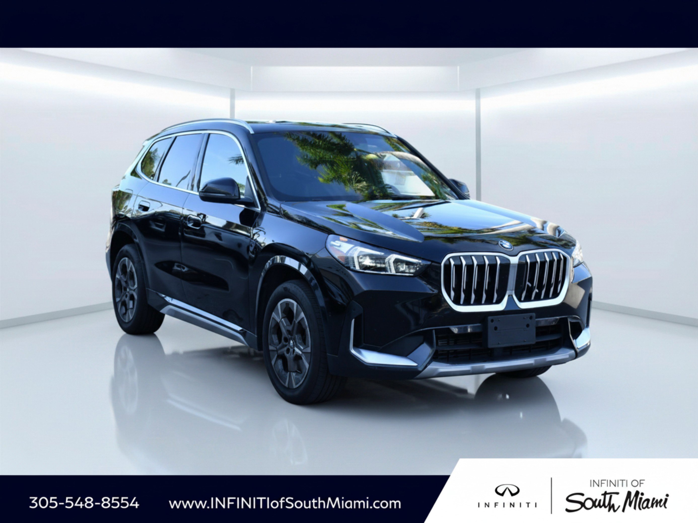 Used 2025 Black Sapphire Metallic BMW xDrive28i image 3