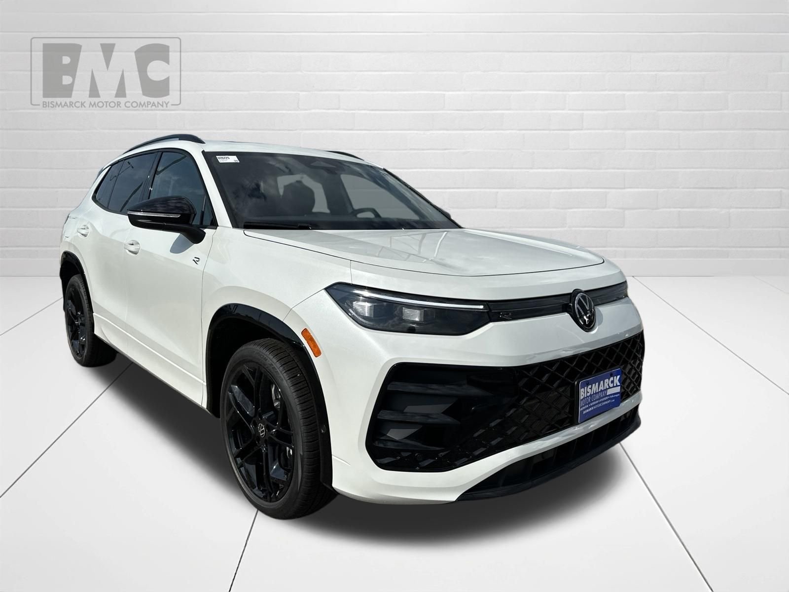 New 2026 White/off-white Volkswagen 2.0T SE R-Line Black image 2
