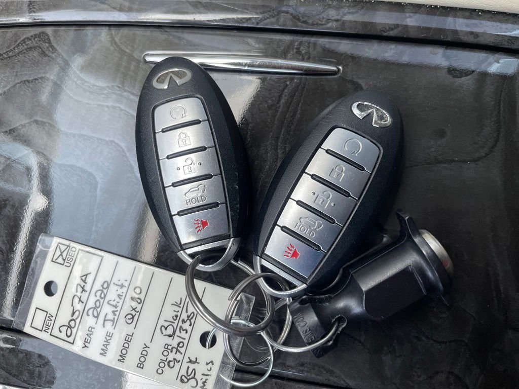Used 2020 Black INFINITI LUXE image 21