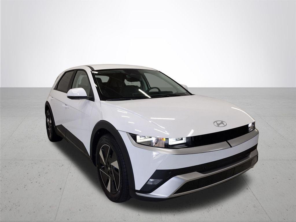 New 2026 White Hyundai SEL image 4