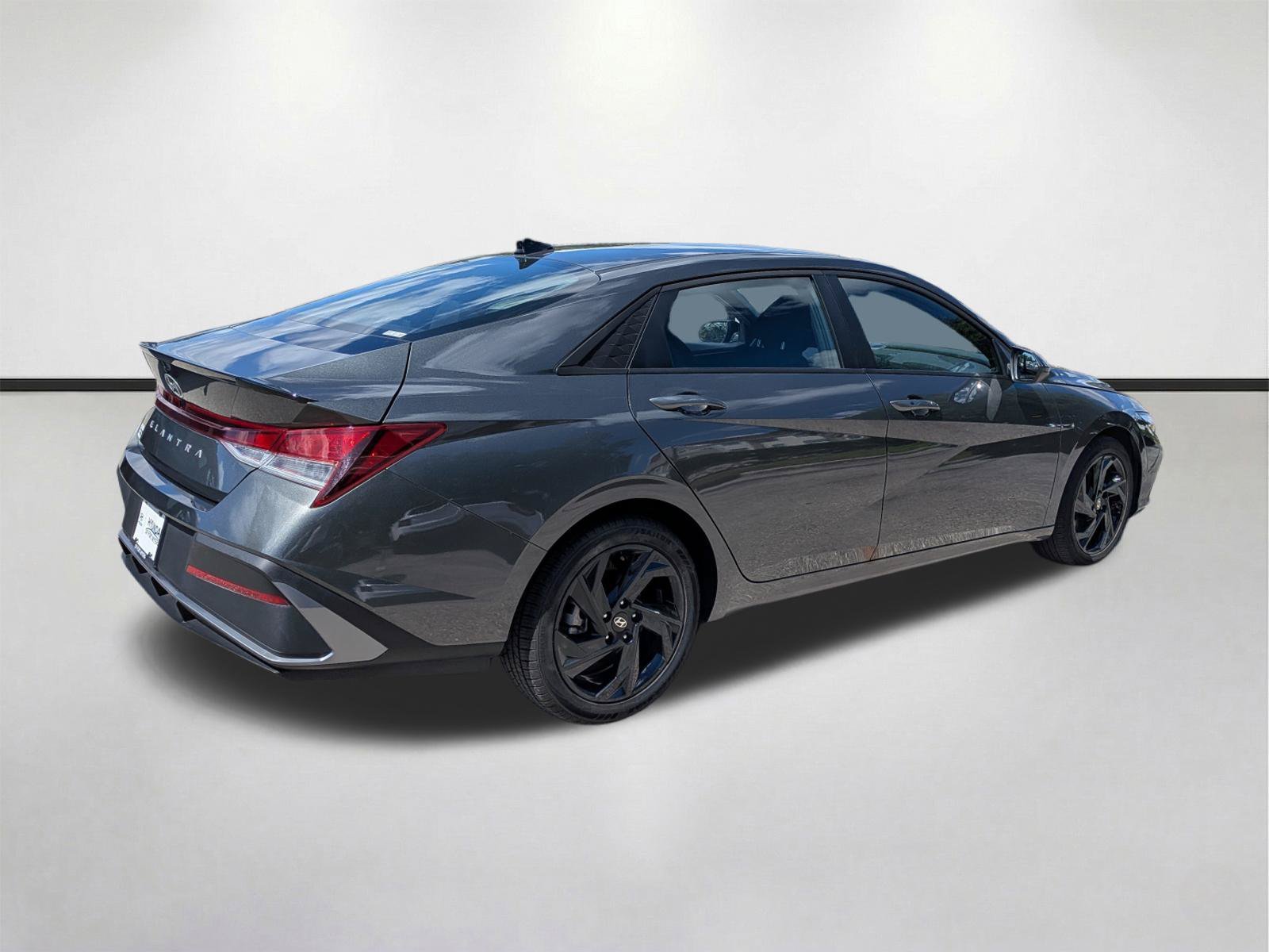 Certified Used 2026 Amazon Gray Hyundai SEL Sport image 4