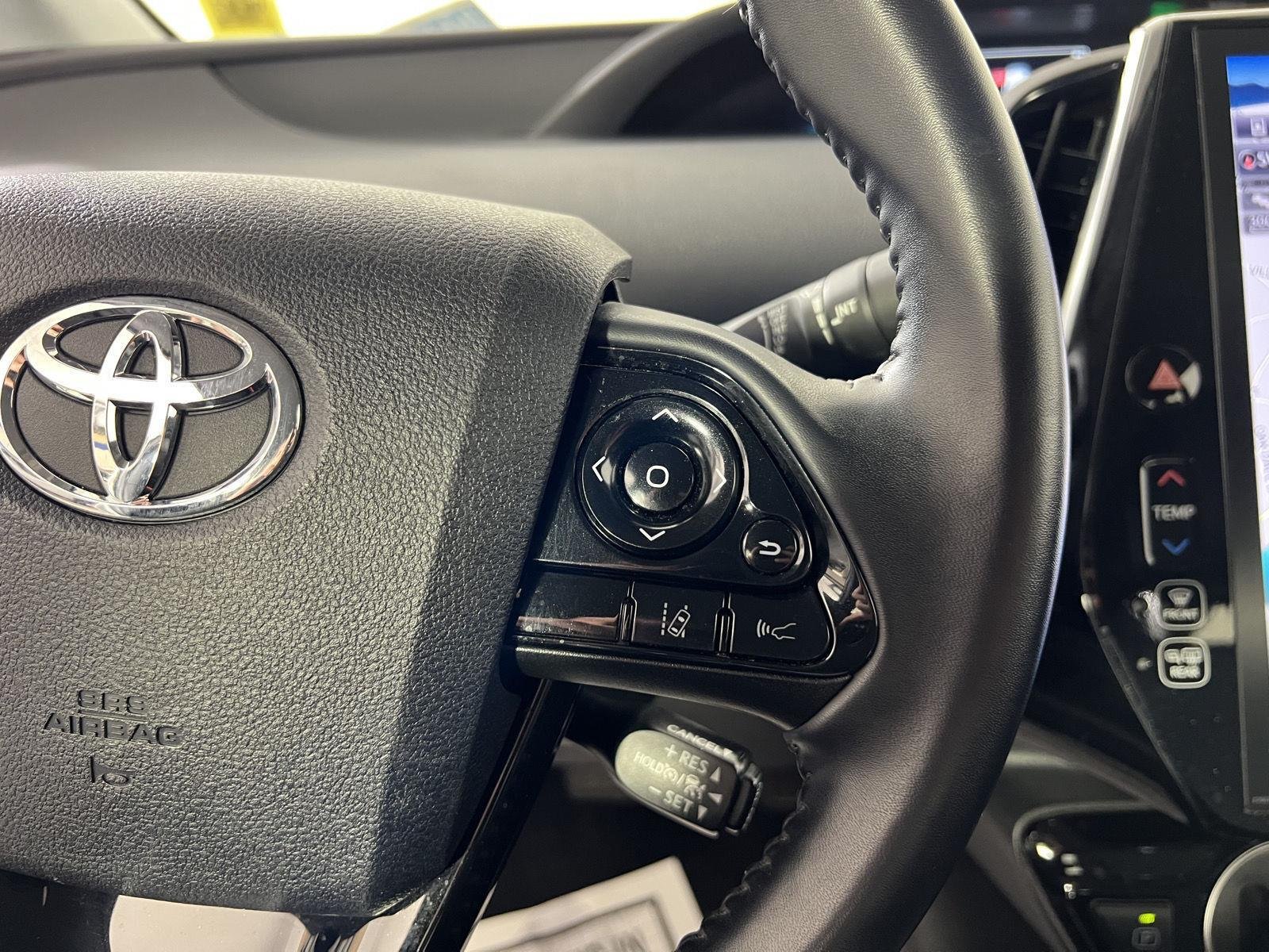 Used 2022 Wind Chill Pearl Toyota XLE image 15