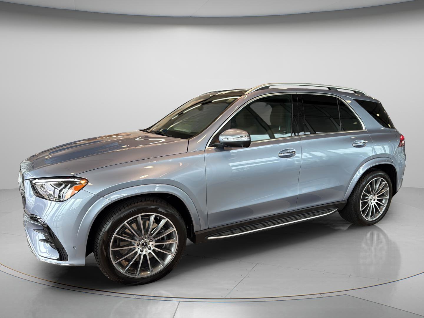 New 2026 MANUFAKTUR Cote d Azur Light Blue Metallic Mercedes-Benz GLE 350 image 2