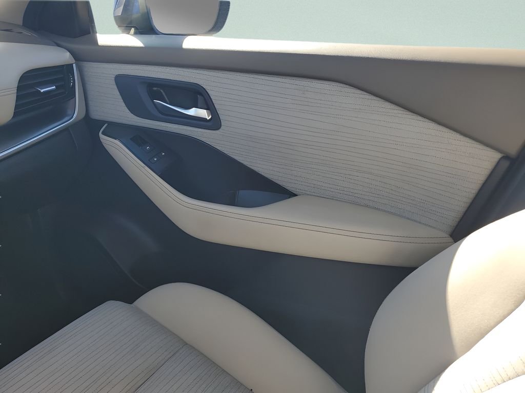 2022 Nissan Rogue SV - Photo 24