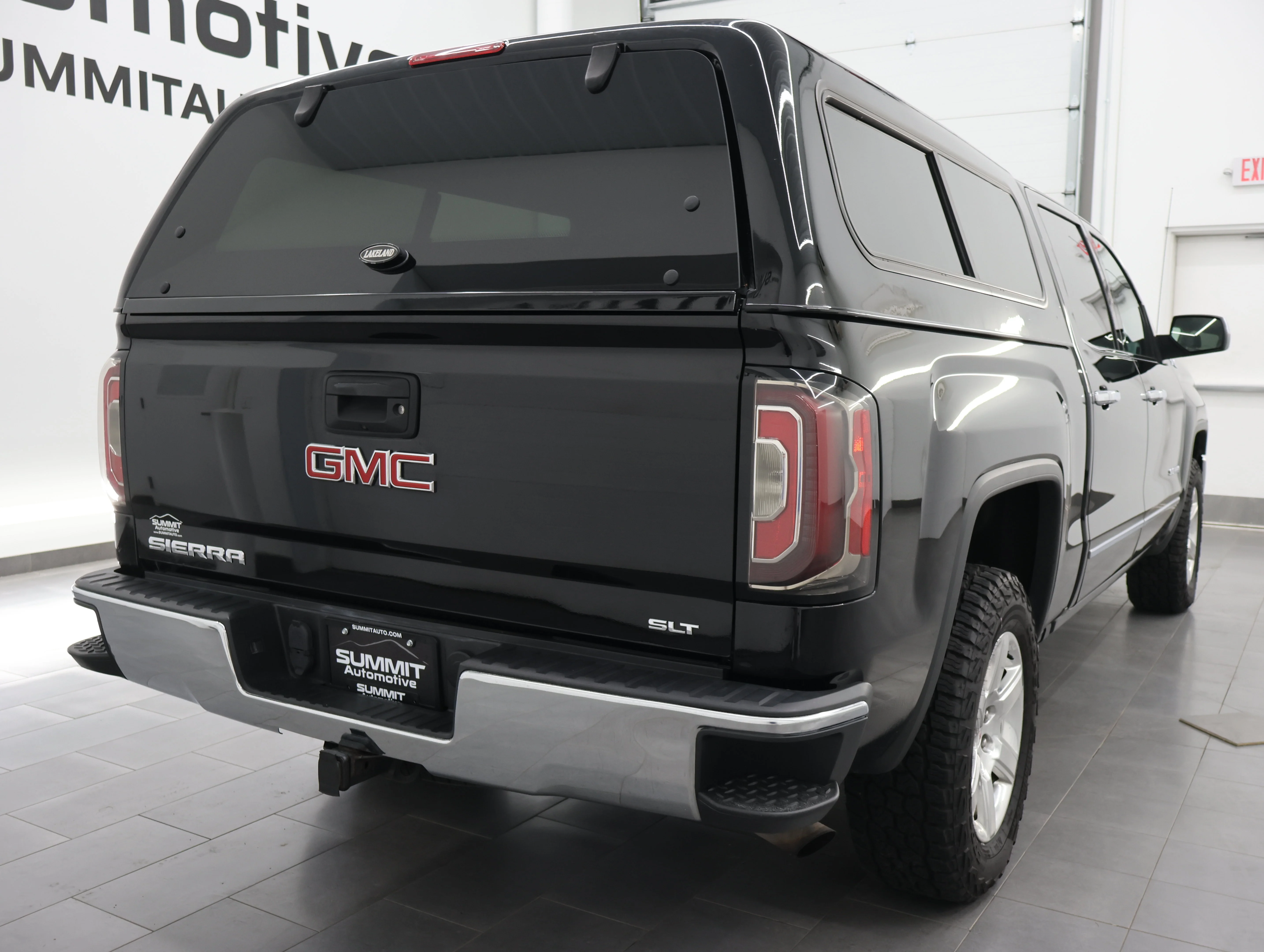 Used 2017 Onyx Black GMC SLT image 4