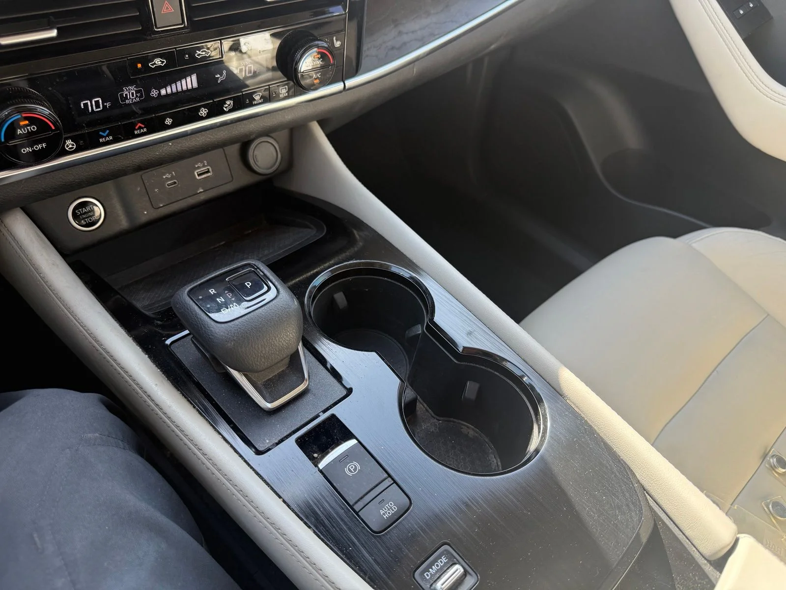 Used 2021 Scarlet Ember Tintcoat Nissan SL image 21