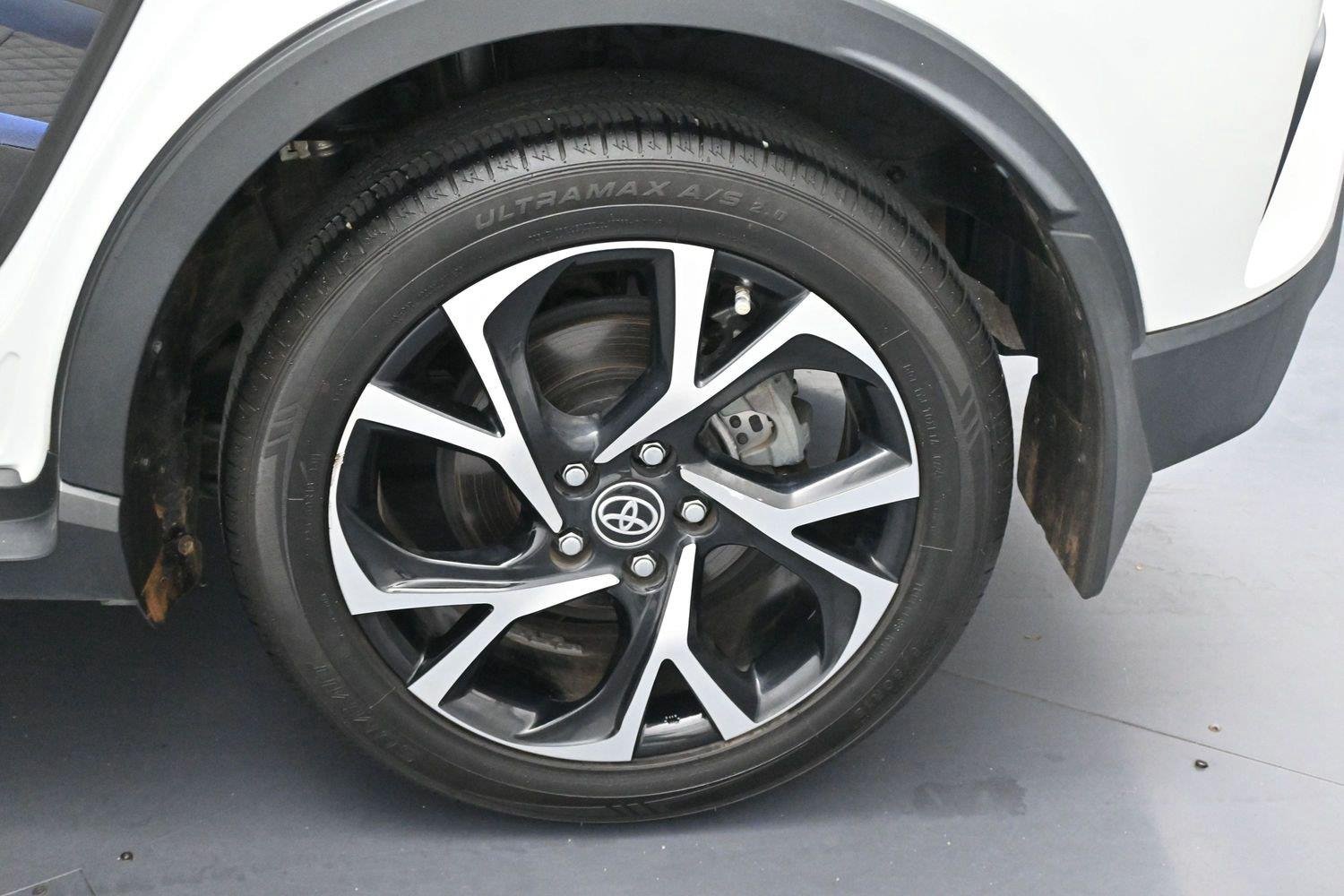 Used 2022 Wind Chill Pearl Toyota XLE image 30