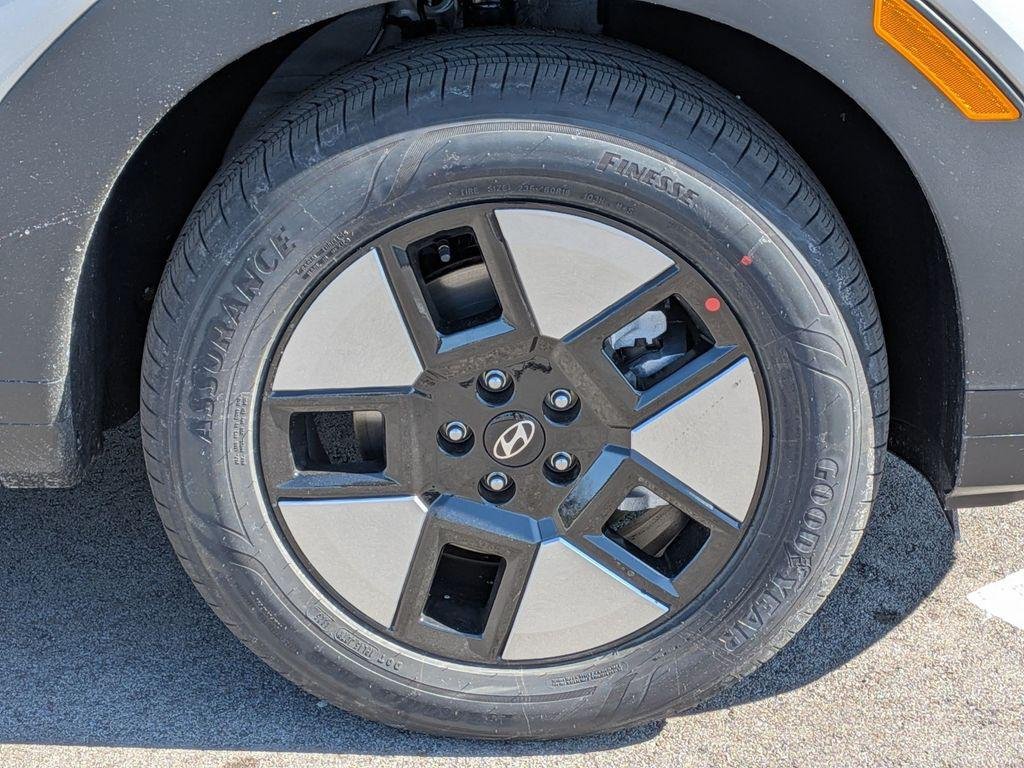 New 2026 Silver Hyundai SEL image 9