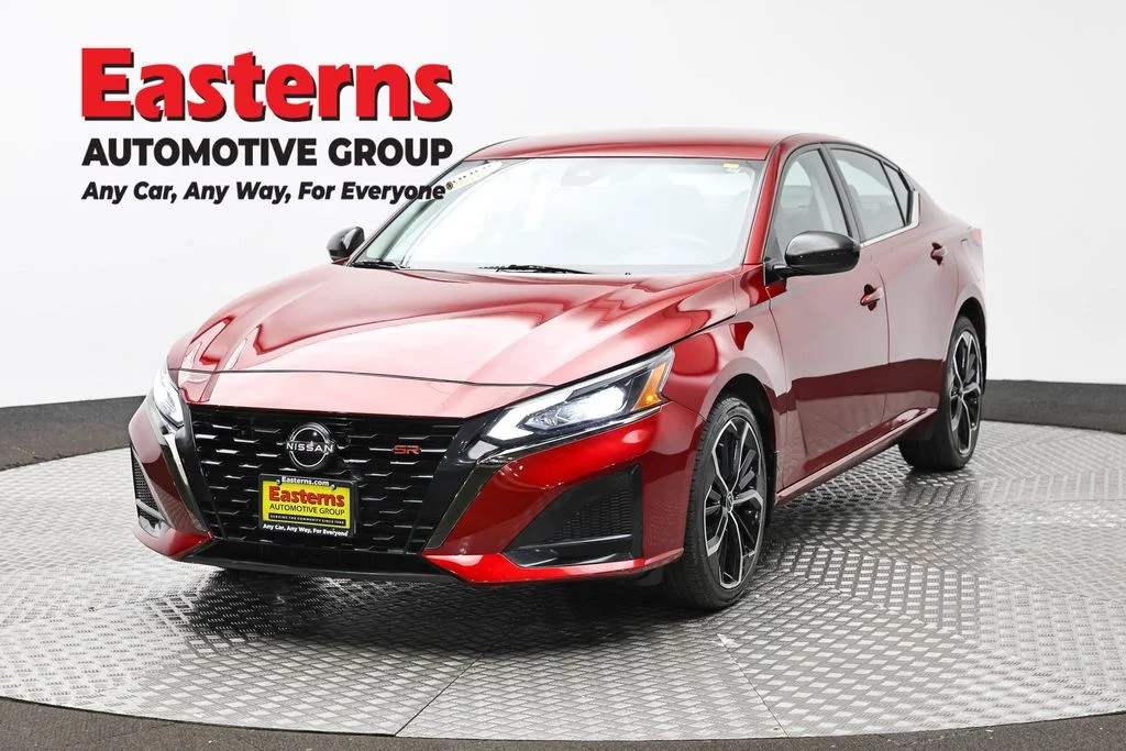 Used 2023 Red Nissan 2.5 SR image 1