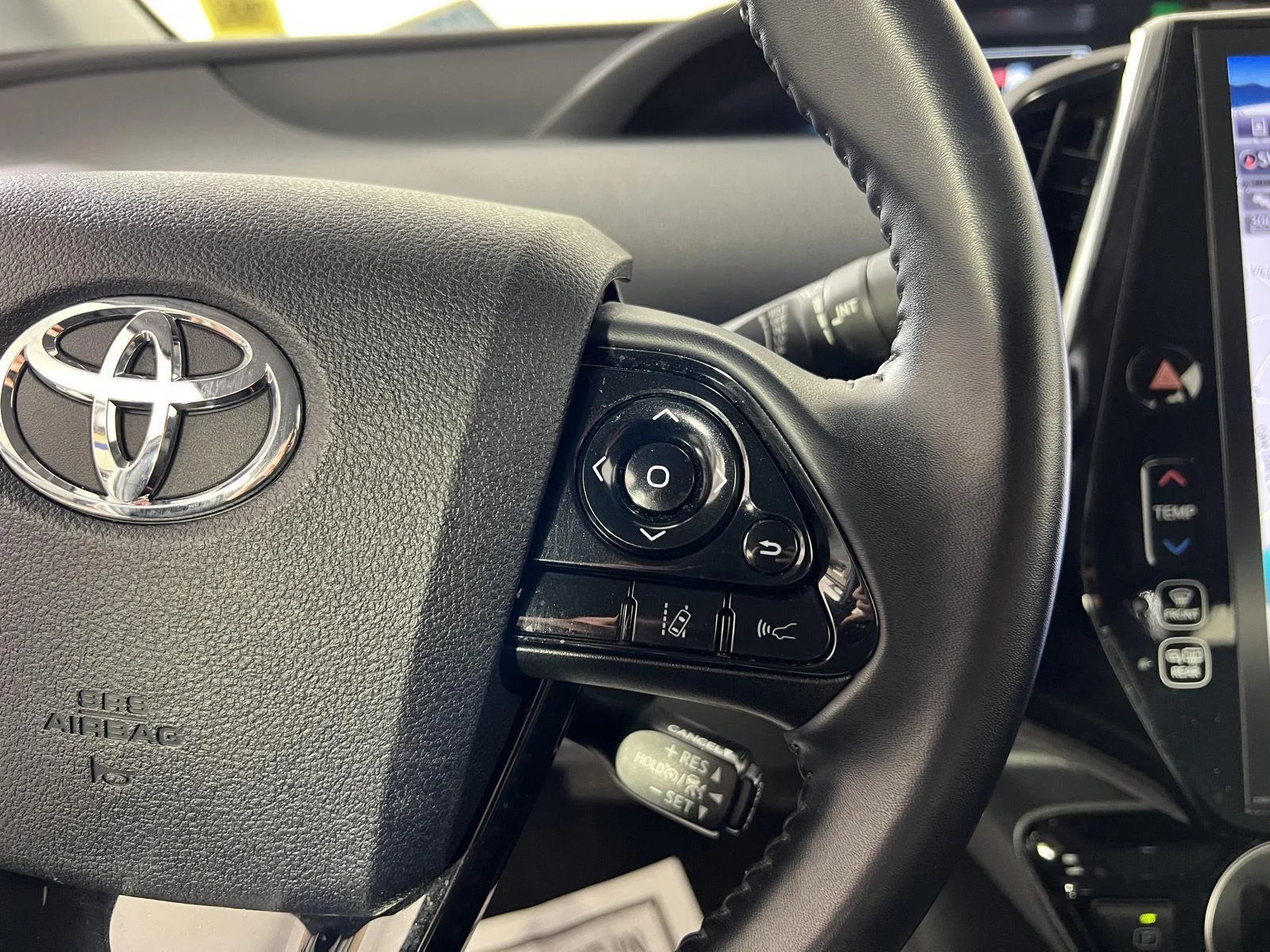 Used 2022 Wind Chill Pearl Toyota XLE image 15