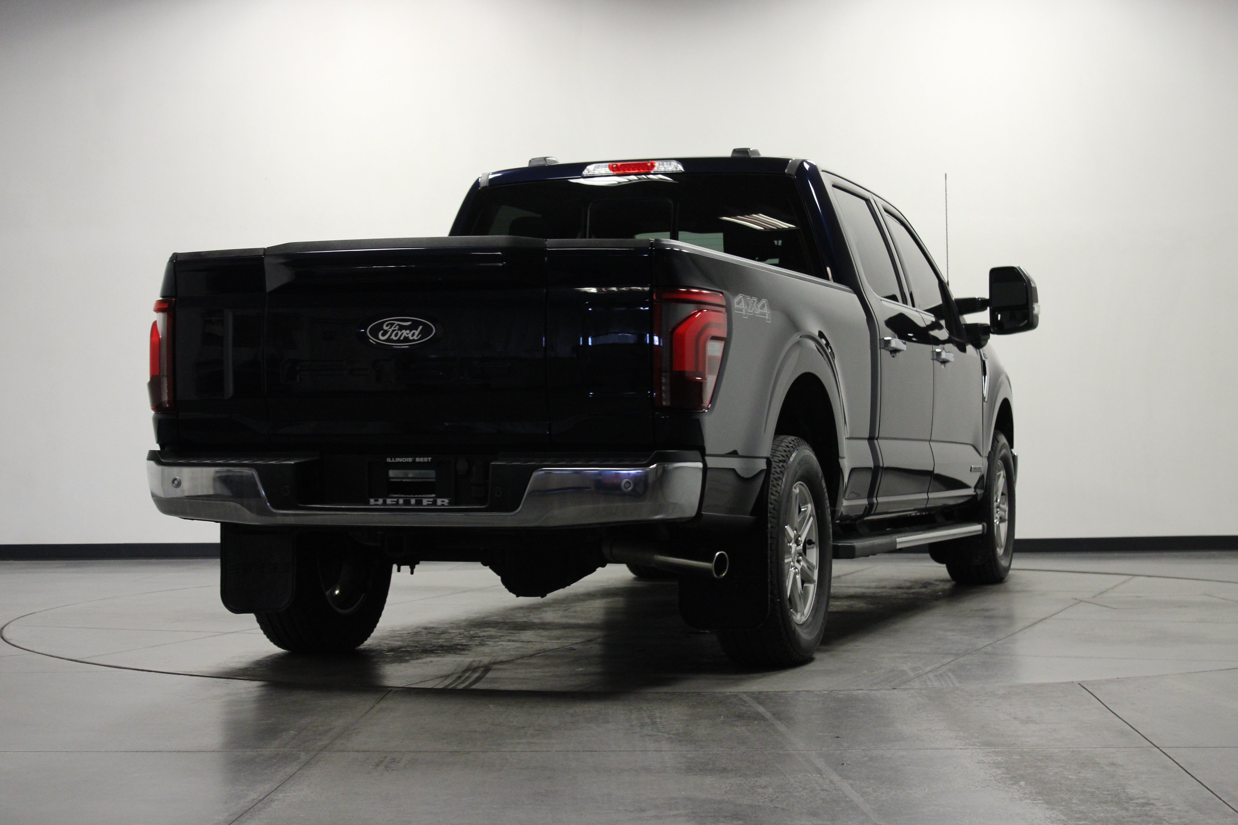 Used 2024 Antimatter Blue Metallic Ford LARIAT image 4