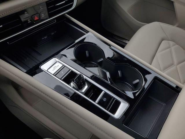 New 2026 Black Volkswagen 2.0T SE w/Technology image 22