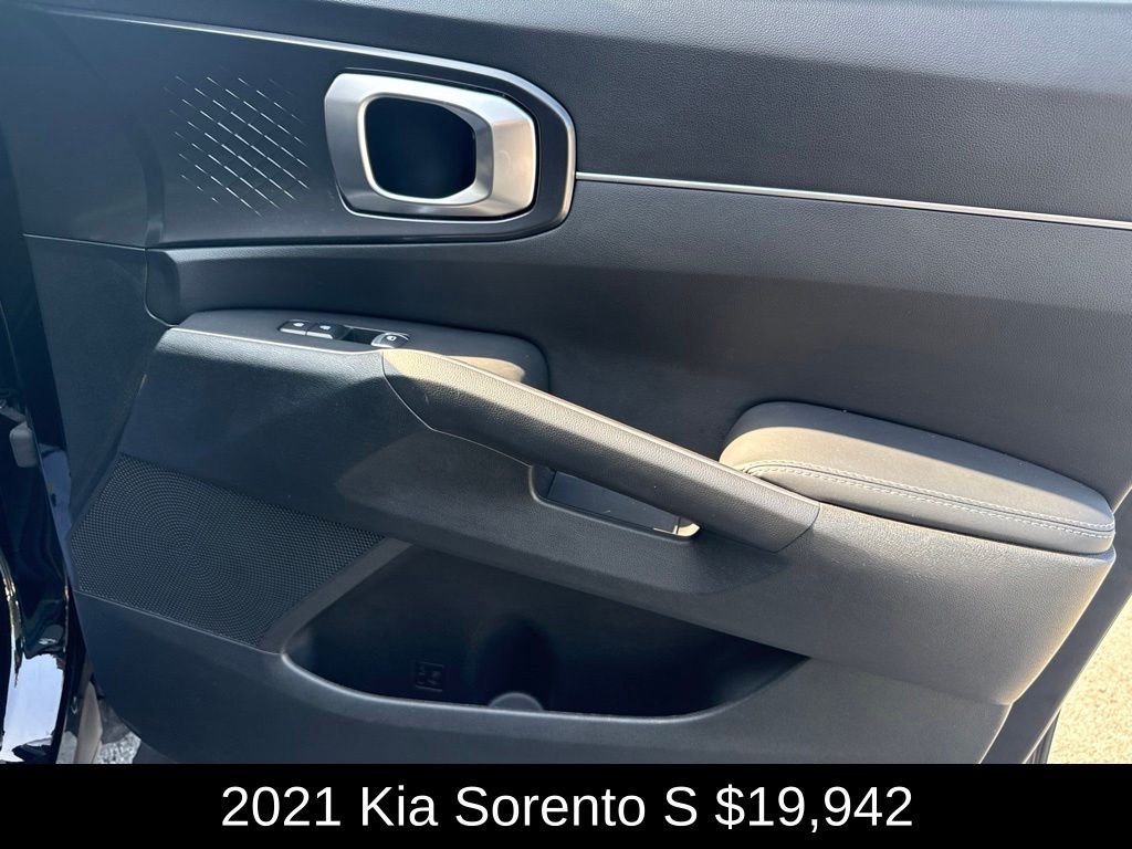 Used 2021 Ebony Black Kia S image 18