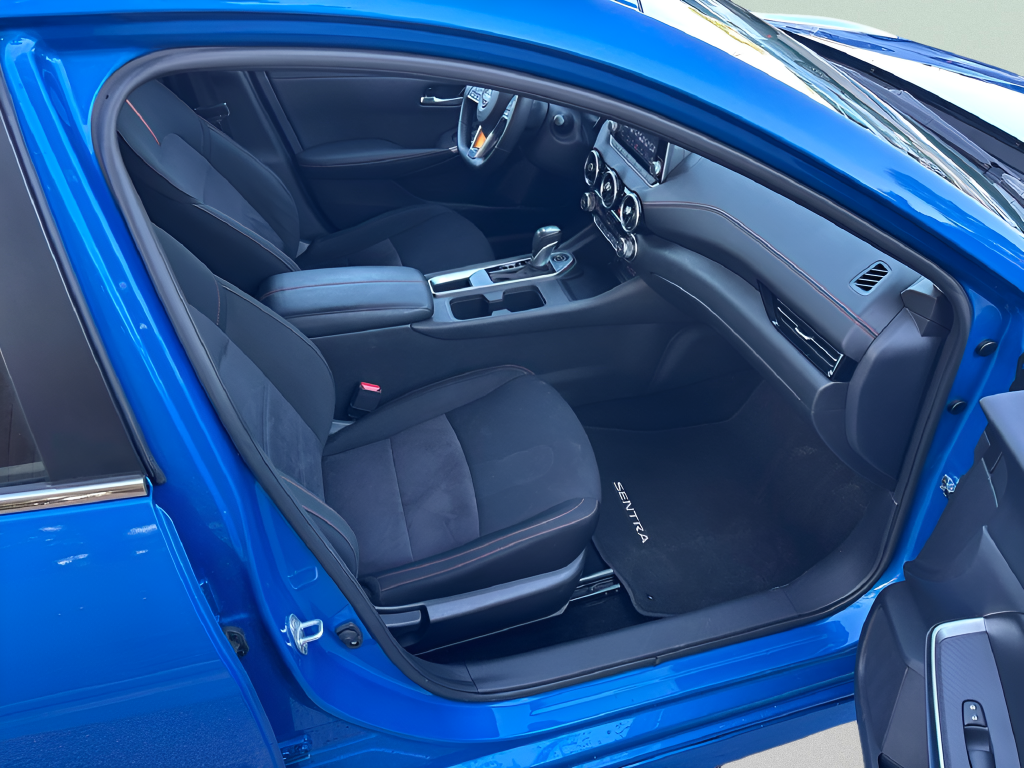 Used 2025 Blue Nissan SR image 12