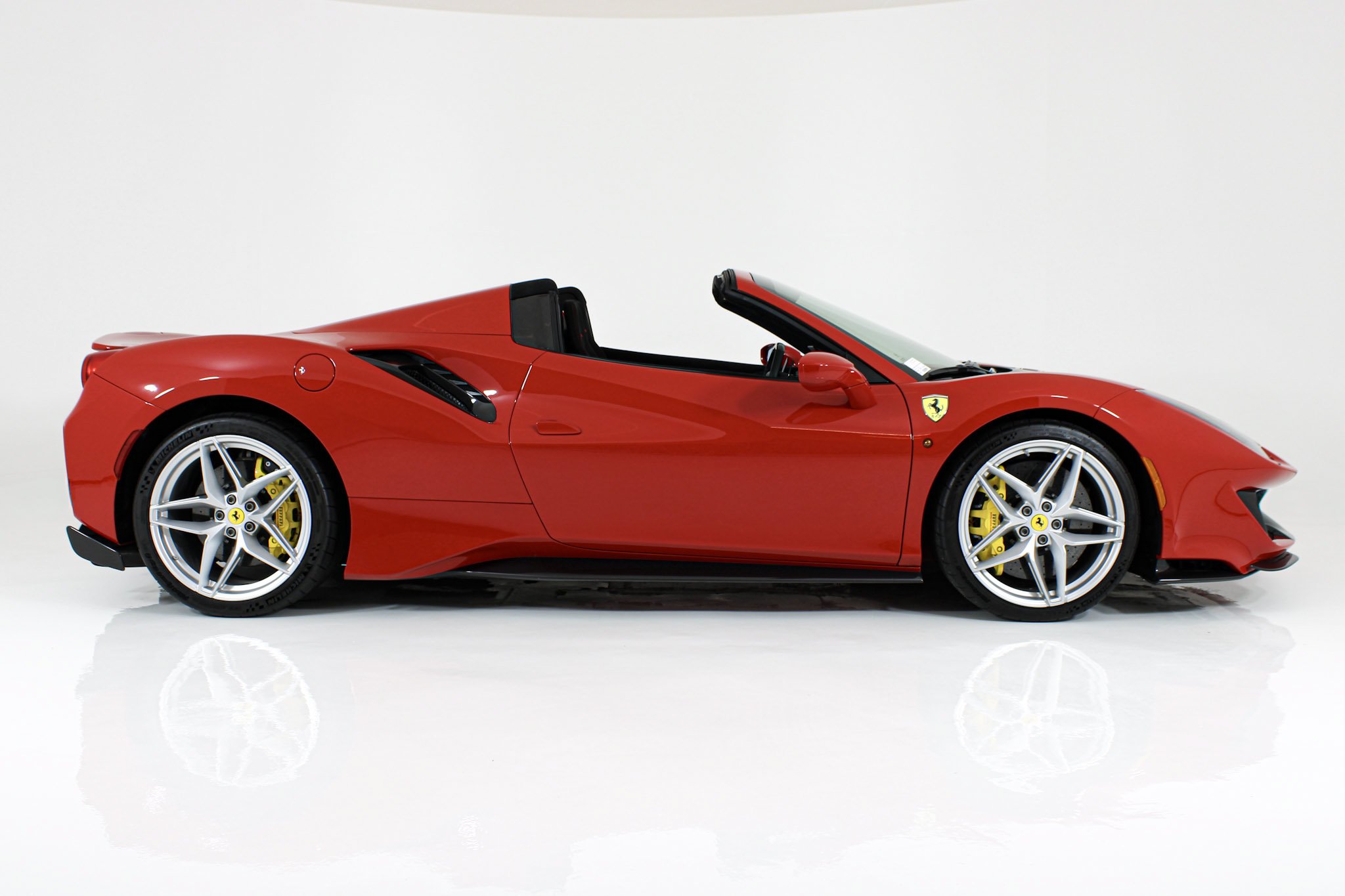 Certified Used 2019 Red Ferrari  image 14