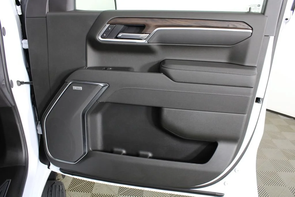 2026 GMC Sierra 1500 SLT - Photo 8