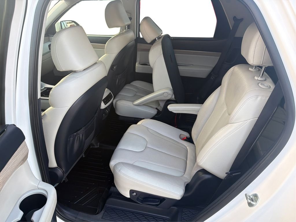 Used 2020 Hyper White Hyundai SEL image 11
