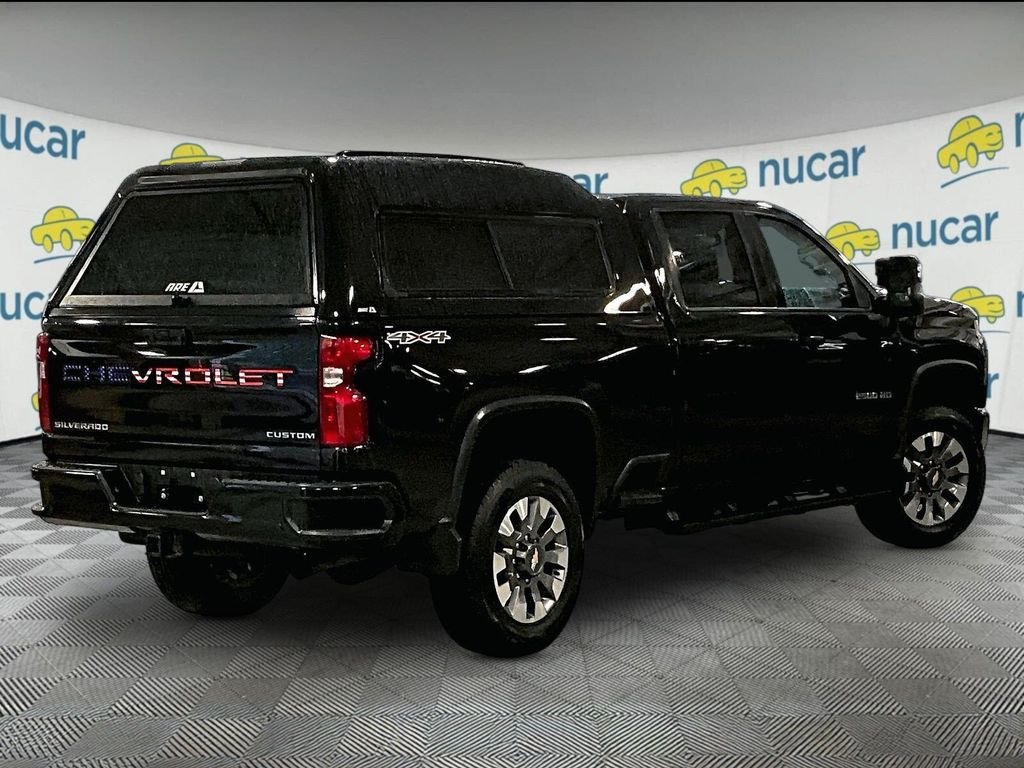 Used 2022 Black Chevrolet Custom image 6