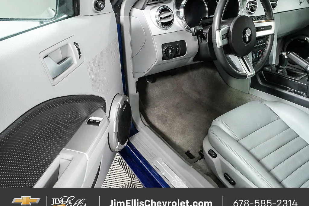 Used 2007 Windveil Blue Metallic Ford GT Premium image 12