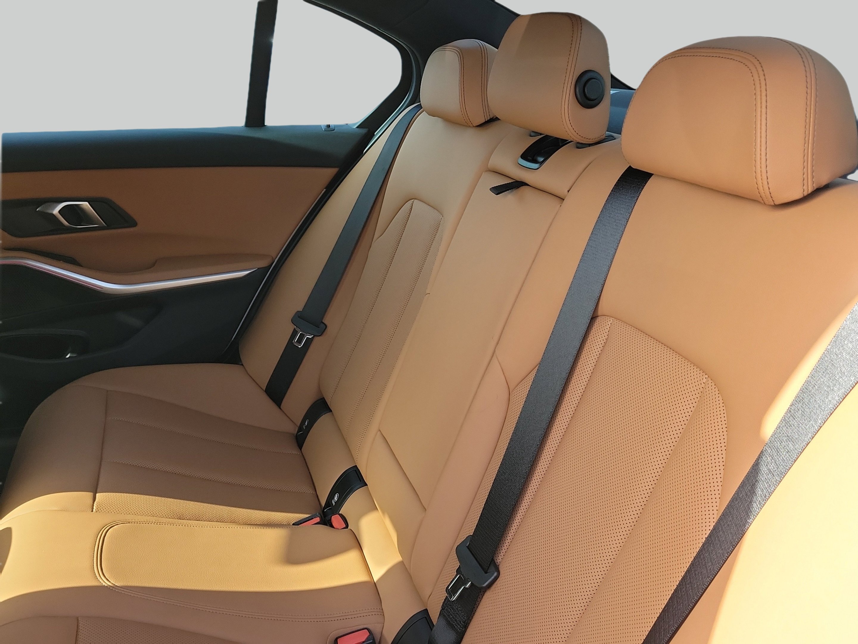 Used 2024 Alpine White BMW 330i Leather image 10