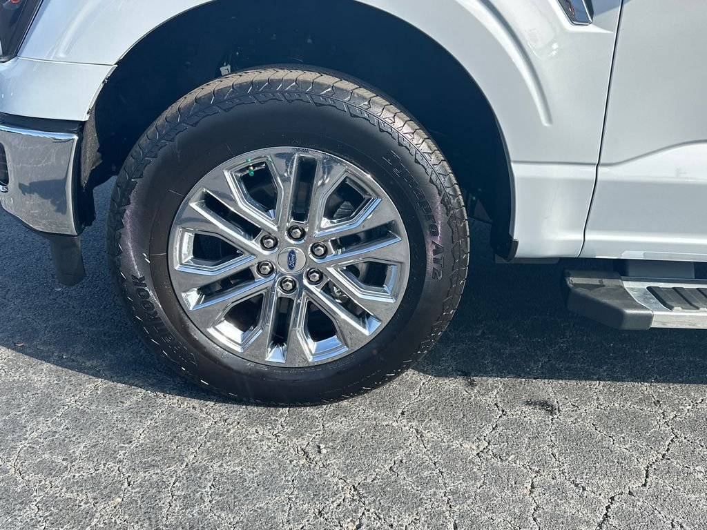 New 2025 White Ford Lariat image 11