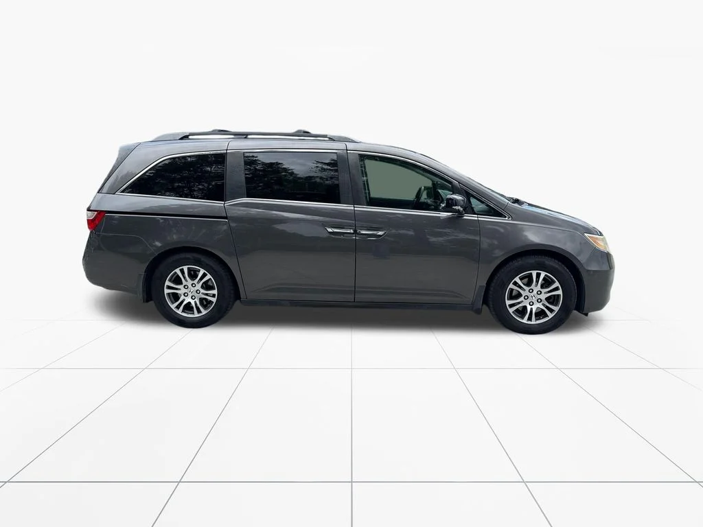 Used 2013 Alabaster Silver Metallic Honda EX-L image 9