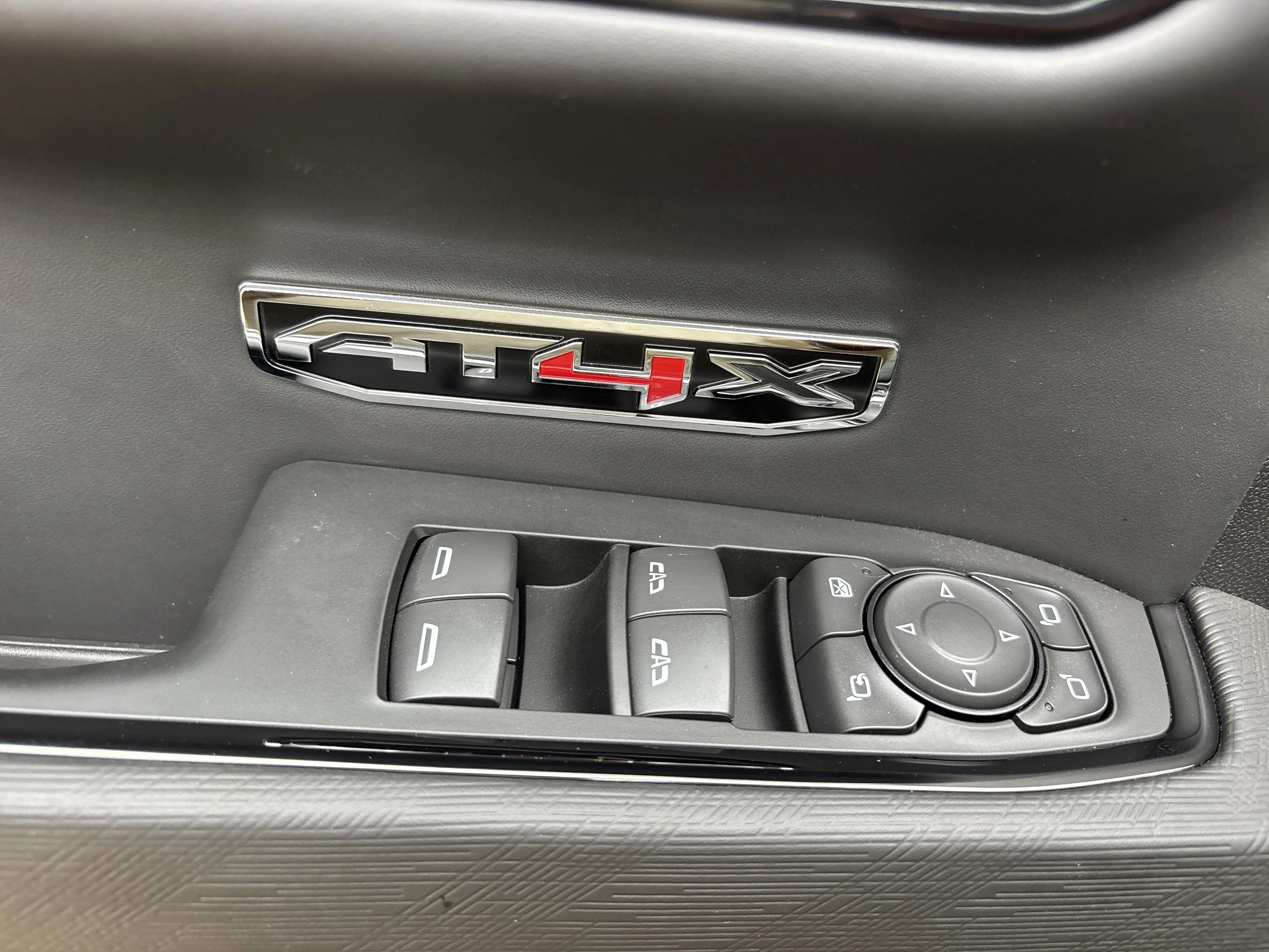 2026 GMC Sierra 1500 AT4X - Photo 25