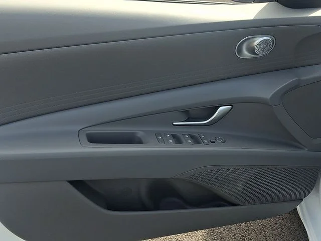 New 2026 White Hyundai SE image 11