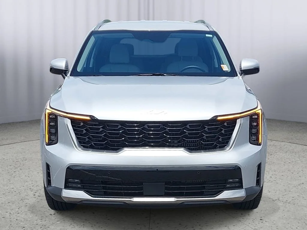 Used 2025 Silver Kia EX image 8